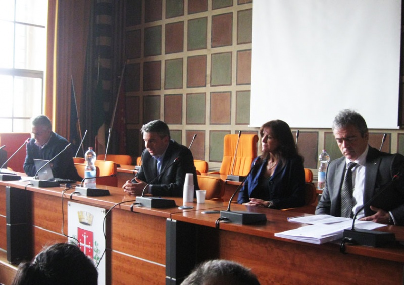 File:Conferenza.jpg